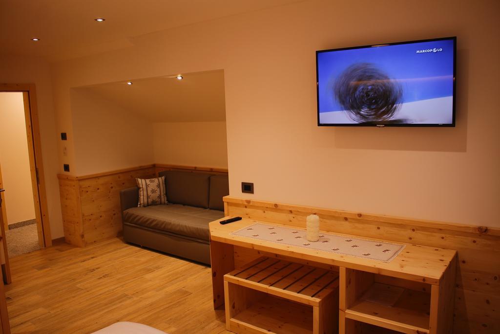B&B Augusto Madonna di Campiglio Exterior photo