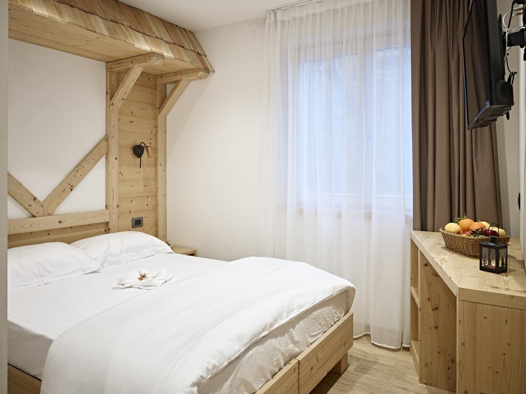 B&B Augusto Madonna di Campiglio Exterior photo